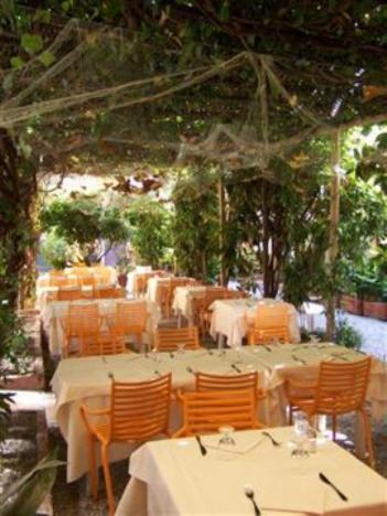 Albergo Lavagnese Лаванья Екстер'єр фото